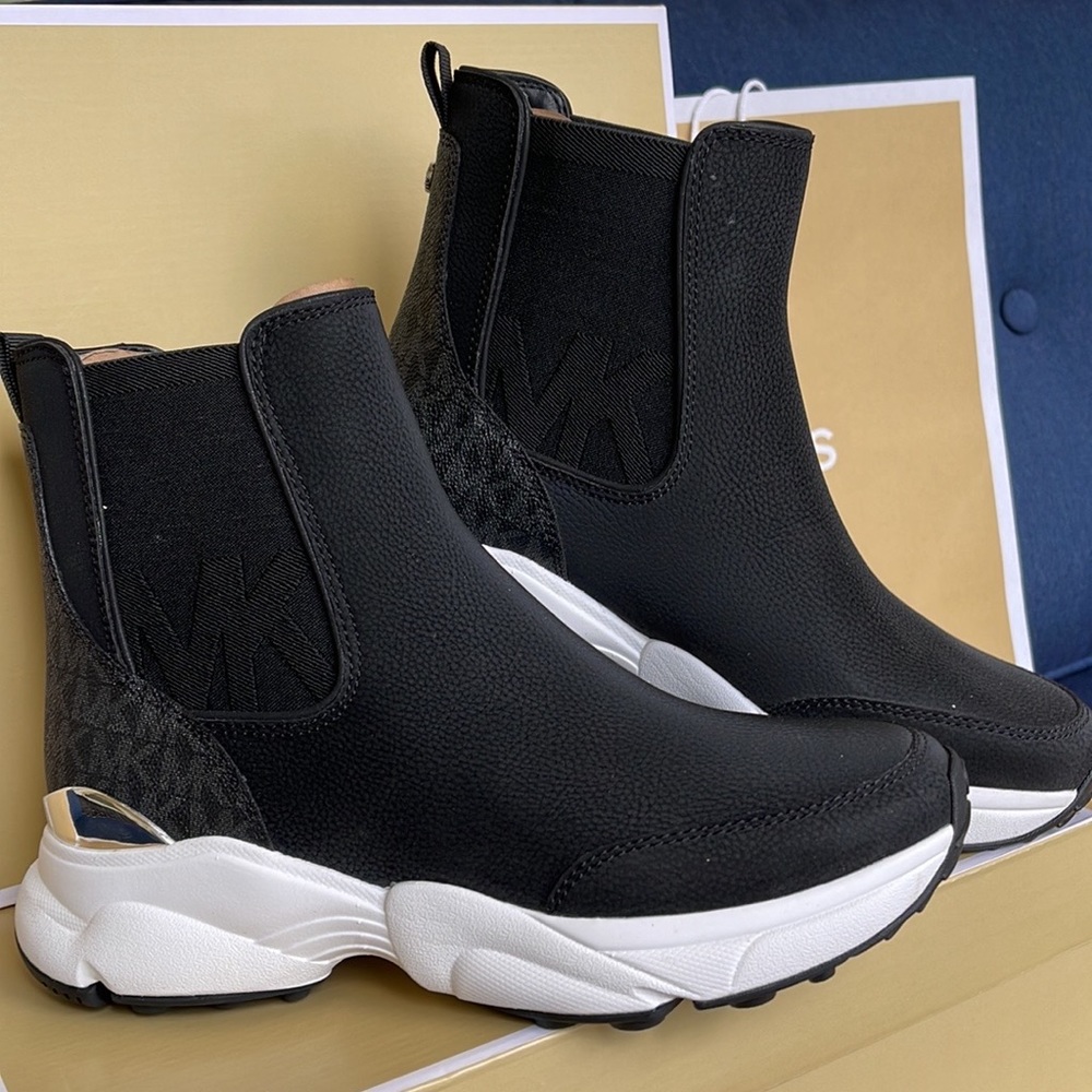Michael Kors Katrina Bootie Tumbled Leather 49R2KAFE5L Black - Picture 6 of 16